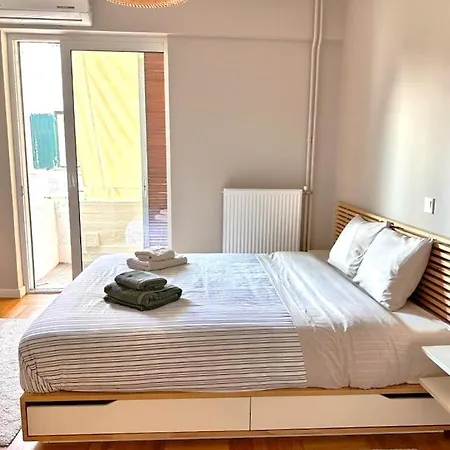 Uptown Suburb Apartment Athens